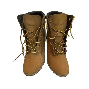 Timberland Women's Tan Boots Lace Up Heel Women’s Size 8