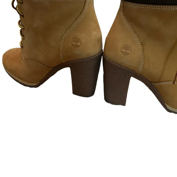 Timberland Women's Tan Boots Lace Up Heel Women’s Size 8