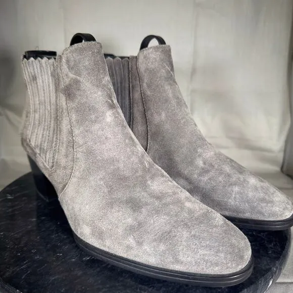 Tod’s Ankle Boots Block Heel Gray Suede Leather Size 37.5 / 7.5 US