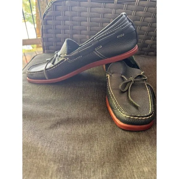 Tommy Bahama relax loafer sytle shoes in a mens size 9.5