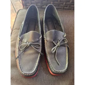 Tommy Bahama relax loafer sytle shoes in a mens size 9.5