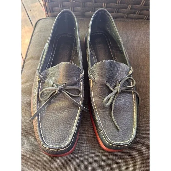 Tommy Bahama relax loafer sytle shoes in a mens size 9.5