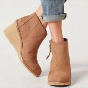 Toms Avery Brown Side Zip Wedge Boots - Size 11 - NWT