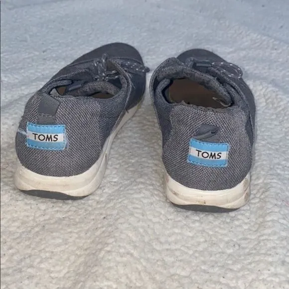 Toms gray chevron canvas sneakers | Sz 9