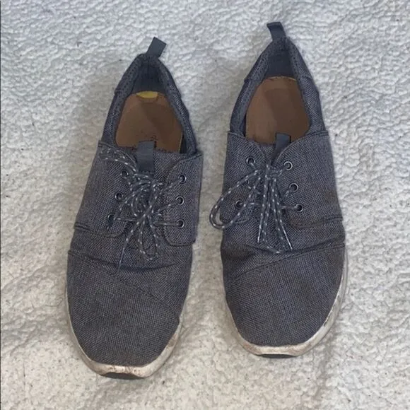 Toms gray chevron canvas sneakers | Sz 9