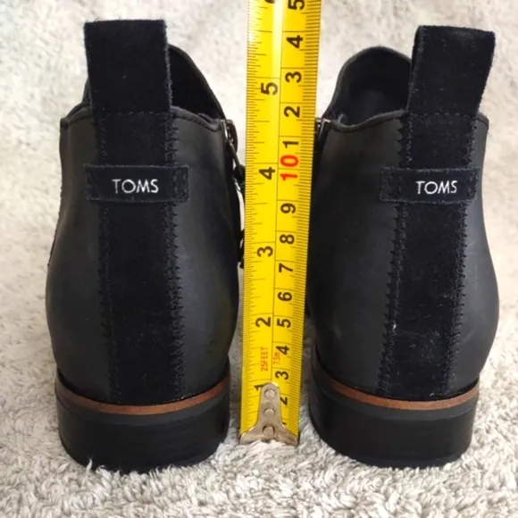 TOMS Reese Black Smooth Leather Ortholite Side Zip Ankle Boots Women's Size 10