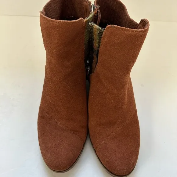 TOMS/NWOB/ Womens Sadie Casual Boots Ankle Mid Heel 2-3&quot;Beige/ size 8.5 /NWOT