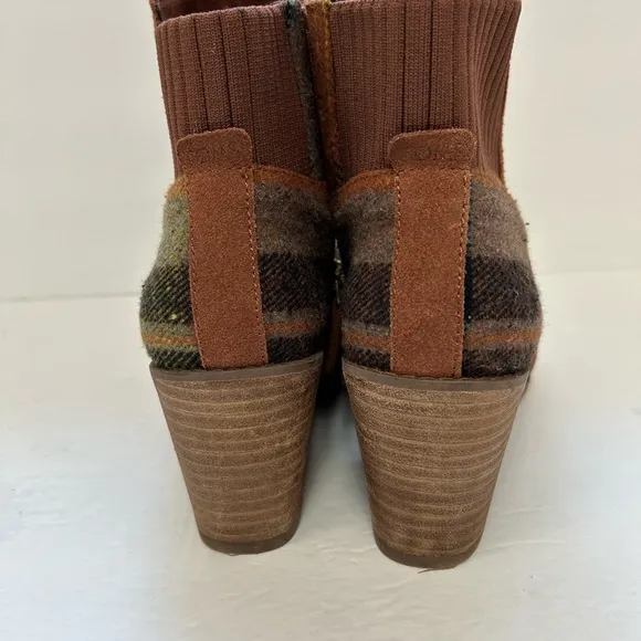 TOMS/NWOB/ Womens Sadie Casual Boots Ankle Mid Heel 2-3&quot;Beige/ size 8.5 /NWOT