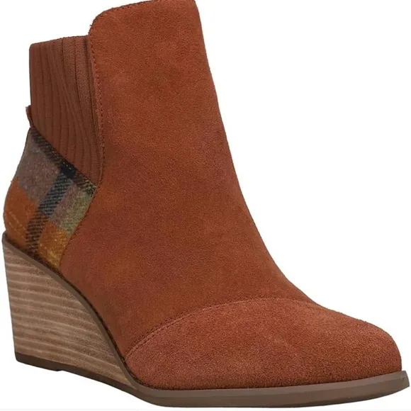 TOMS/NWOB/ Womens Sadie Casual Boots Ankle Mid Heel 2-3&quot;Beige/ size 8.5 /NWOT