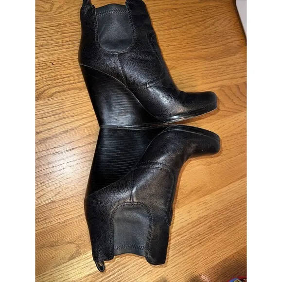 Tory Burch Ankle Boots Milan Wedge Black Women's Size 7M Gold Logo.