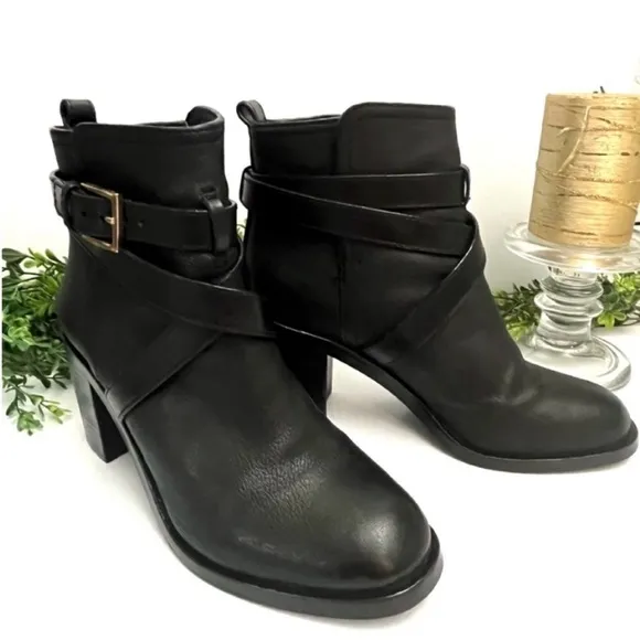 Tory Burch Black Chunky Heel Gold BucklesHastings Cross Straps Ankle Boots 9