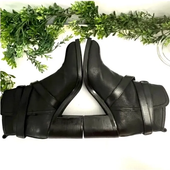 Tory Burch Black Chunky Heel Gold BucklesHastings Cross Straps Ankle Boots 9