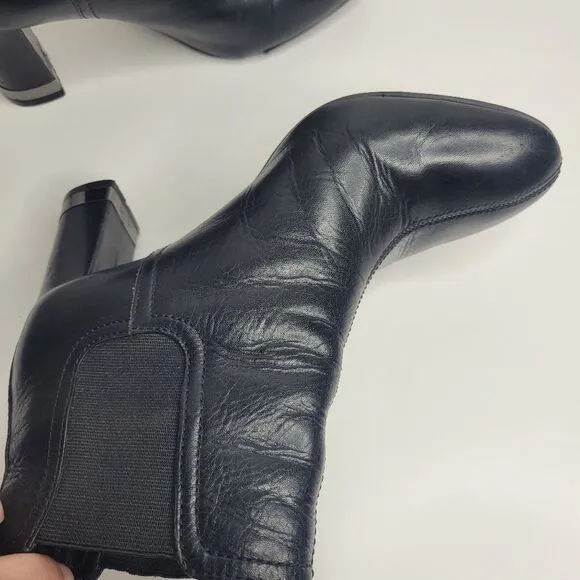 Tory Burch black leach pull on Chelsea ankle boots size 6 flirty fall casual
