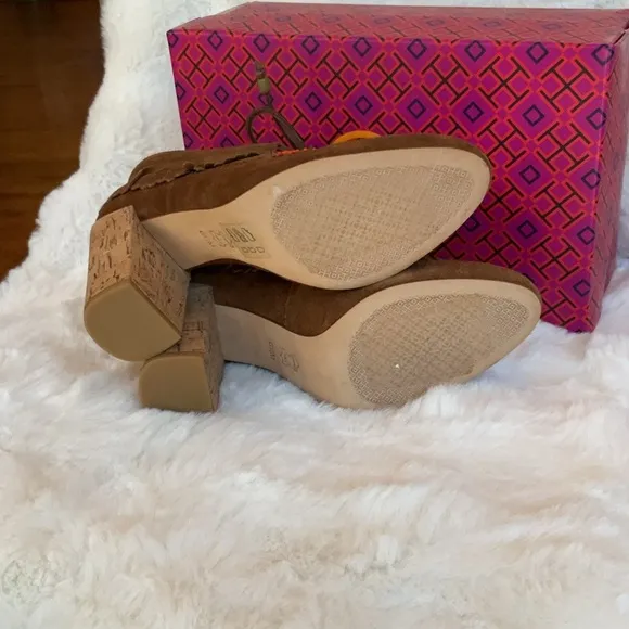 🆕Tory Burch Huntington Tasseled Embroidered Booties