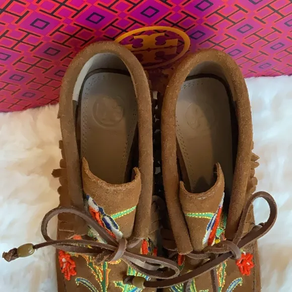 🆕Tory Burch Huntington Tasseled Embroidered Booties