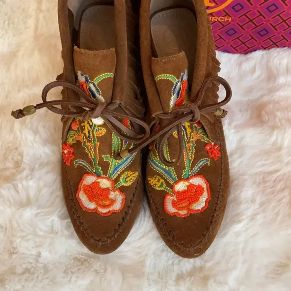 🆕Tory Burch Huntington Tasseled Embroidered Booties