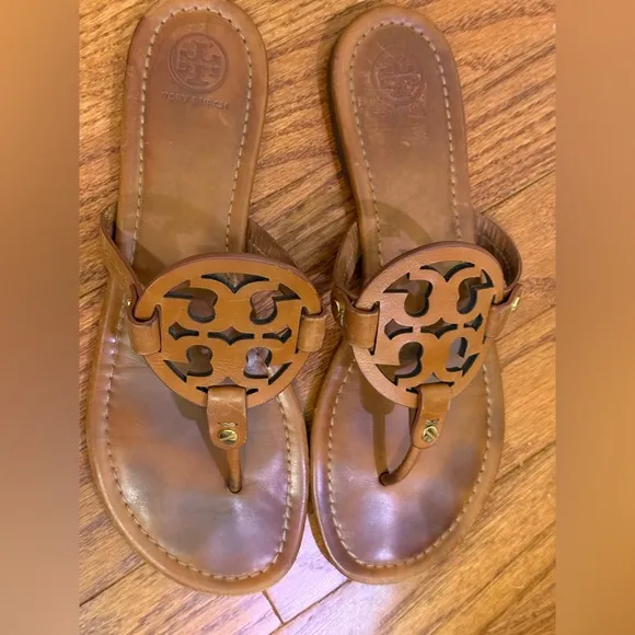 Tory Burch Miller Camel Brown Tan  Patent Leather Flat Sandal  Sz 9