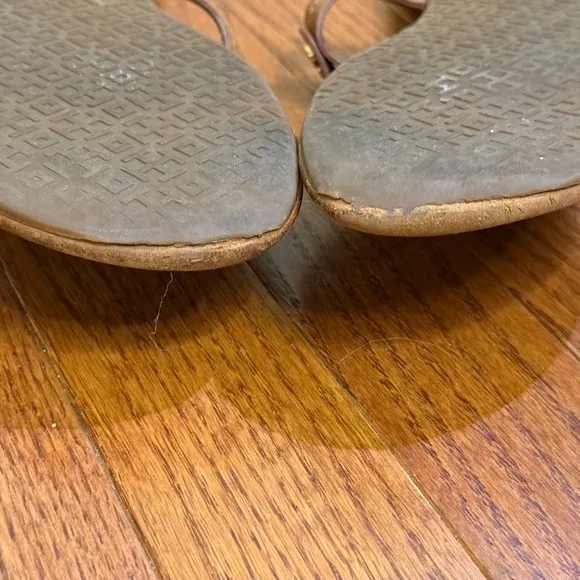 Tory Burch Miller Camel Brown Tan  Patent Leather Flat Sandal  Sz 9