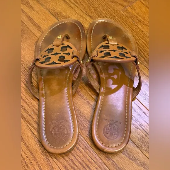 Tory Burch Miller Camel Brown Tan  Patent Leather Flat Sandal  Sz 9