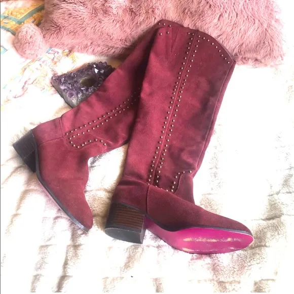 Twiggy London Suede Boots 💕