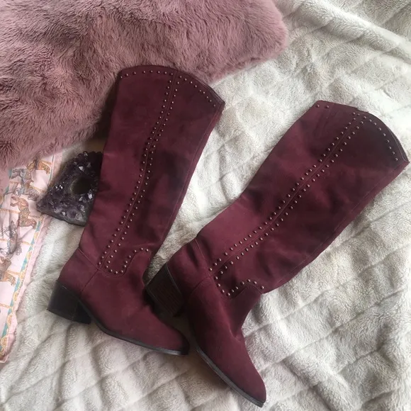 Twiggy London Suede Boots 💕