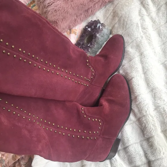 Twiggy London Suede Boots 💕