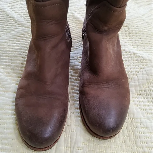 UGG Annisa Boots Size 6