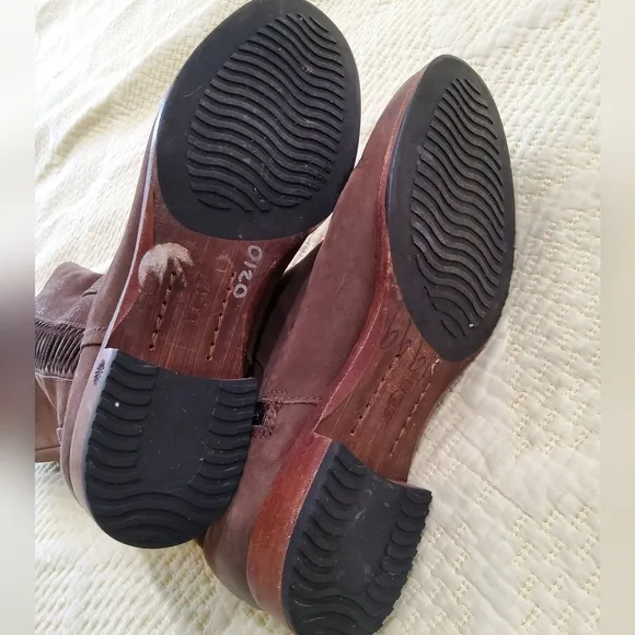UGG Annisa Boots Size 6