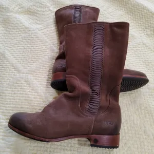 UGG Annisa Boots Size 6