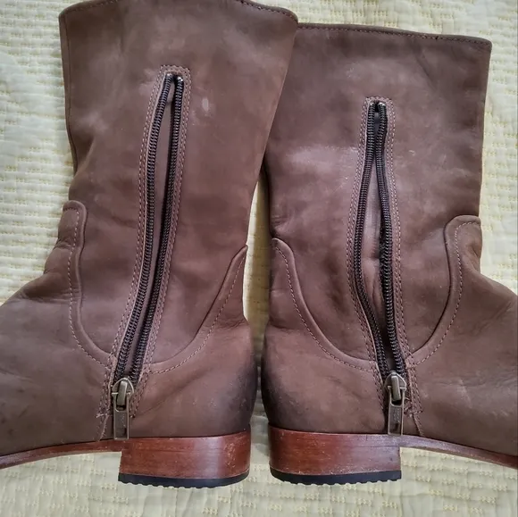 UGG Annisa Boots Size 6