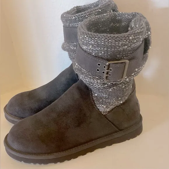 UGG AUSTRALIA Classic Cambridge Women's boots size 8. Gray Suede with glitter