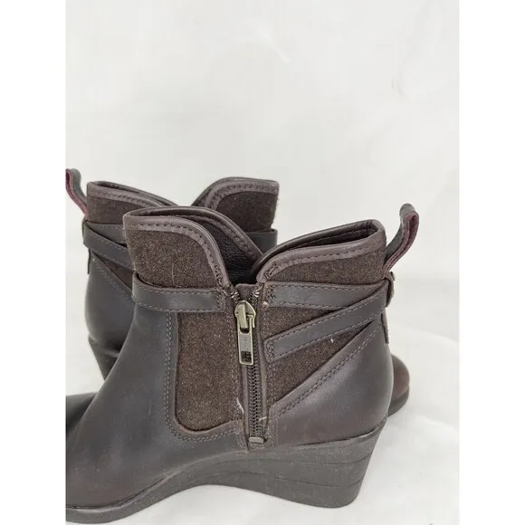 Ugg Australia Emalie Ankle Boots Women's Brown Suede Wedge. Size: 6