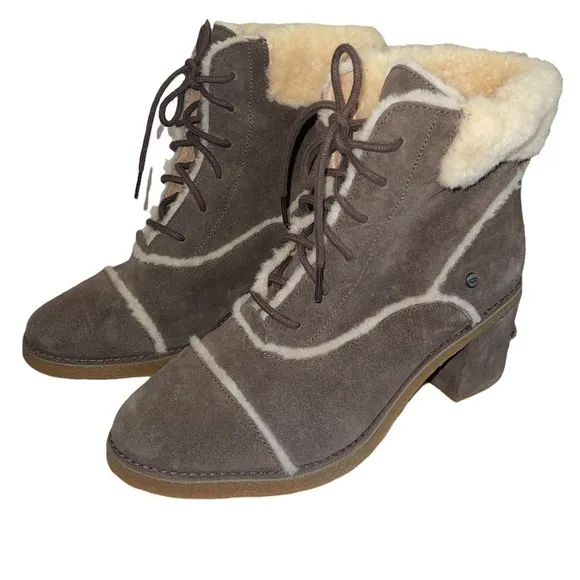 UGG Australia Esterly Heeled Lace up Suede boots. Size 9.5 EUC