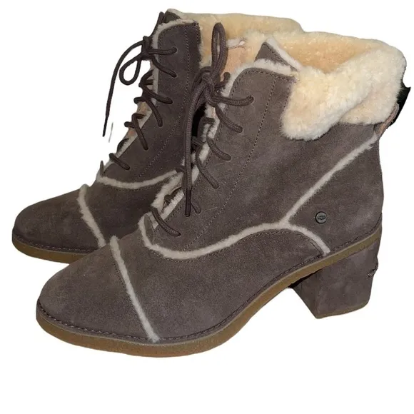 UGG Australia Esterly Heeled Lace up Suede boots. Size 9.5 EUC