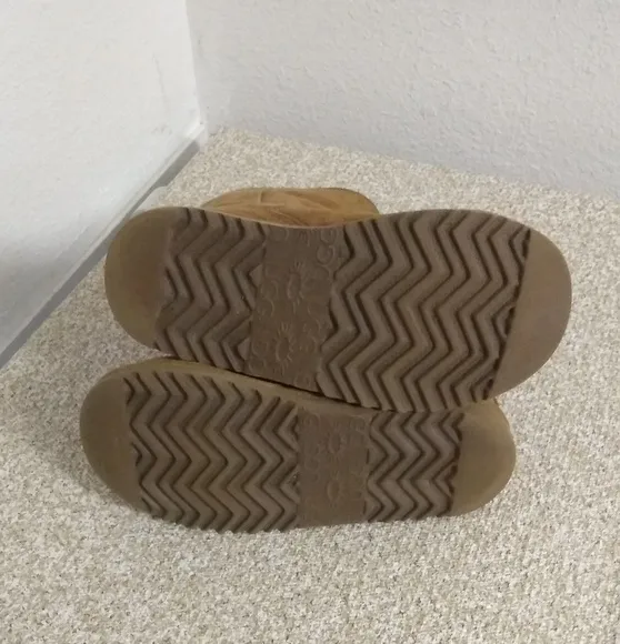 Ugg Australia Payton Sheepskin Suede Boots.