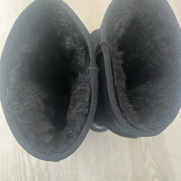 UGG Australia TALL Boot Womens Classic Black Suede Size US 7 Casual Pull On