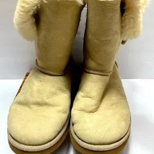 UGG Bailey Button II Boots: S-11