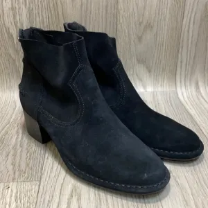 Ugg Bandara Suede Ankle Boots