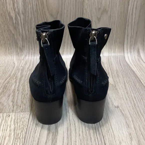 Ugg Bandara Suede Ankle Boots