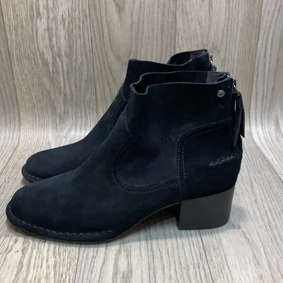 Ugg Bandara Suede Ankle Boots