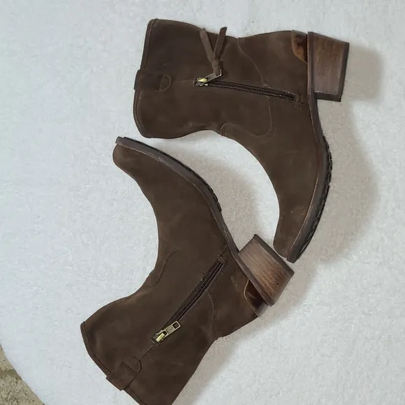 UGG Briar  Suede Zip Up Ankle Boots Size 6 Women's