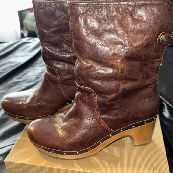 UGG Brown Leather Women's Boots