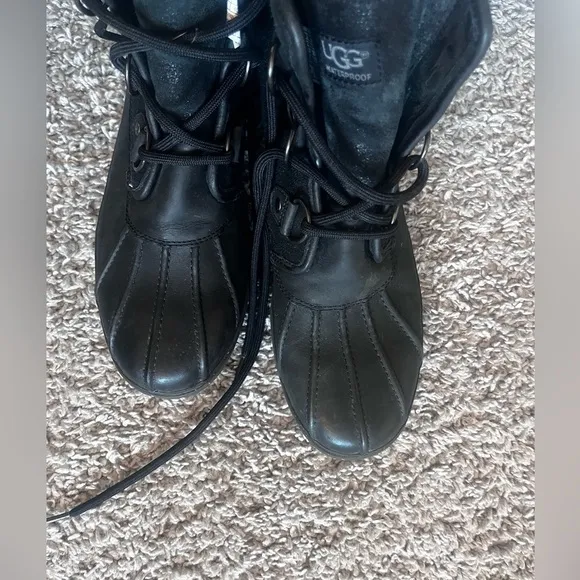 UGG Cecile Lace-Up Waterproof Ankle Boot Women's 9.5