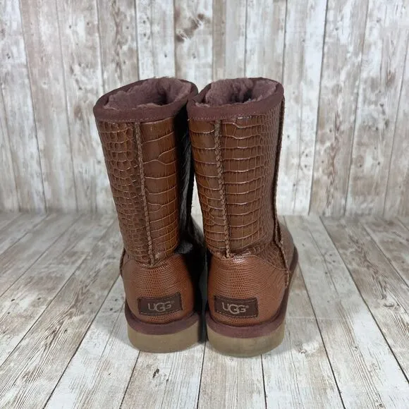 UGG Classic Brown Croc Embossed Leather Winter Boots‎ Shearling Lined Size 7