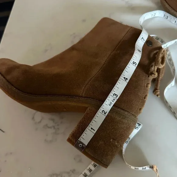 UGG Corinne Suede Boot Chestnut Size 9-SH08