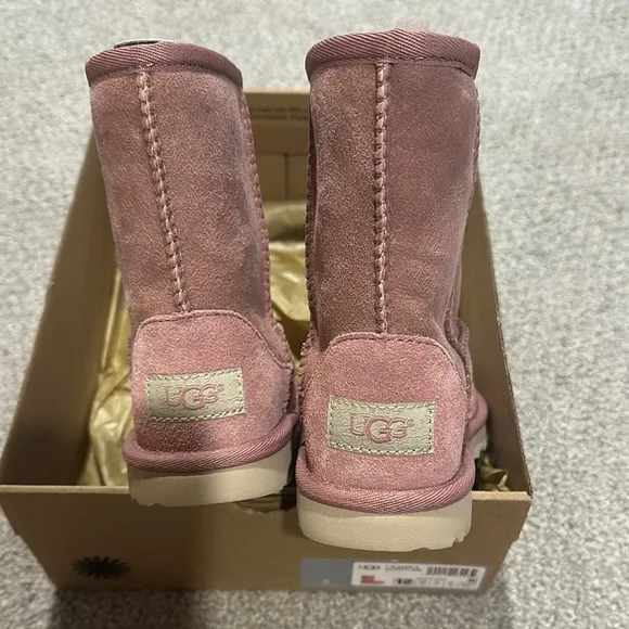 UGG Kids Boots in Pink Suede
