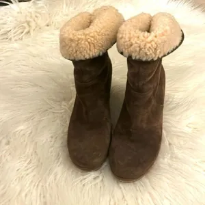 UGG Lynnea Brown Suede Sherpa Lined Clog Heel Wooden Sole Women's Boots 7