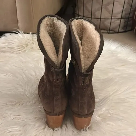 UGG Lynnea Brown Suede Sherpa Lined Clog Heel Wooden Sole Women's Boots 7