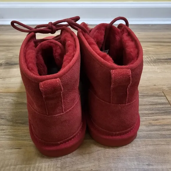 UGG Neumel boots, samba red, US 10