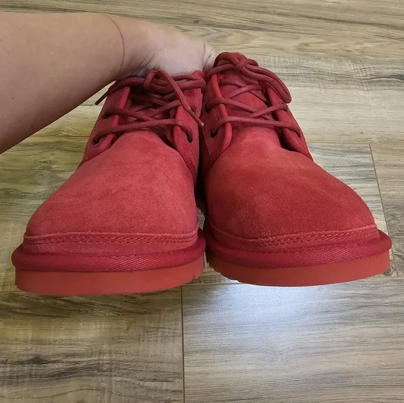 UGG Neumel boots, samba red, US 11